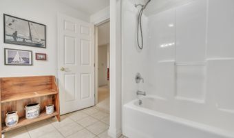 211 Emerald Meadows Dr, Arnolds Park, IA 51331