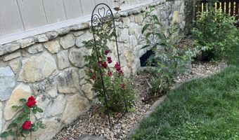 263 Queensway Dr, Avon, IN 46123