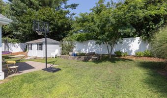 31 Merrill Rd, Clinton, CT 06413