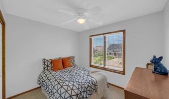 947 11th Ave SE, Altoona, IA 50009
