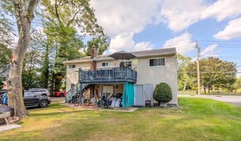 75 Oak St, Amityville, NY 11701