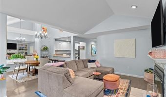 140 Pine Glen Dr, East Greenwich, RI 02818