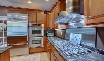 8 Meeting Rock Dr, Atkinson, NH 03811