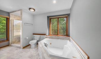 4055 Pontiac Trl, Ann Arbor, MI 48105