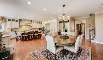 913 S DRYDEN Pl, Arlington Heights, IL 60005