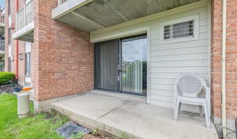 300 W FULLERTON Ave 102, Addison, IL 60101