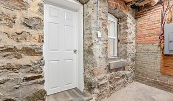 1517 N ELLAMONT St, Baltimore, MD 21216