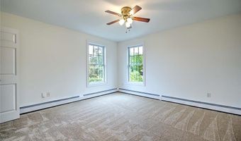 29 Lake Ave, Barrington, RI 02806