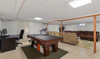 27 Alpine Estates Dr, Cranston, RI 02921