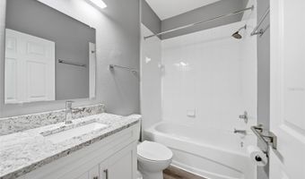 5610 GOLDEN ISLES Dr, Apollo Beach, FL 33572