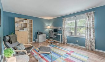 32 Whitcomb Cir, Madison, WI 53711
