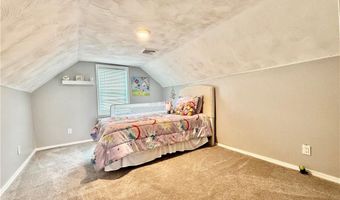 32 Waterman Ave, Johnston, RI 02919