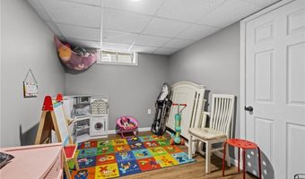 33 Belmont Ave, East Providence, RI 02914