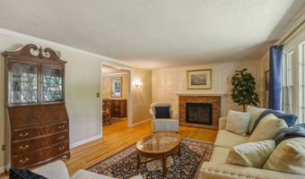 14 High Hill Rd, Canton, CT 06019