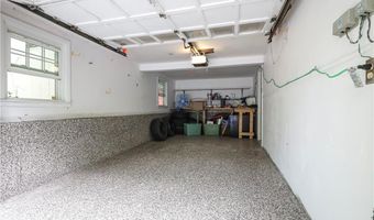 70 Lindley Ave, North Kingstown, RI 02852