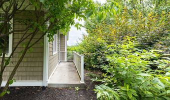 30 Country Squire Dr, Cromwell, CT 06416