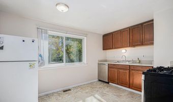 4 Burlingame Ct, Ann Arbor, MI 48108