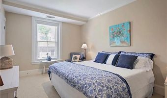 423 Hope St D, Bristol, RI 02809
