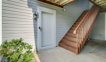 173 Stonyridge Dr, Bayonne, NJ 07035