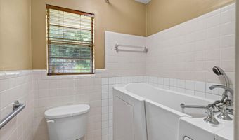 13239 Old Woolmarket Rd, Biloxi, MS 39532