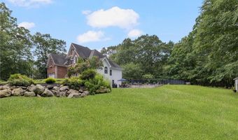 15 Sophia Cir, North Kingstown, RI 02852