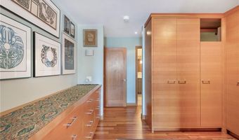 345 Thames St 407 N, Bristol, RI 02809