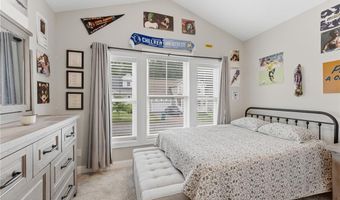 46 Somerset Cir, North Kingstown, RI 02852