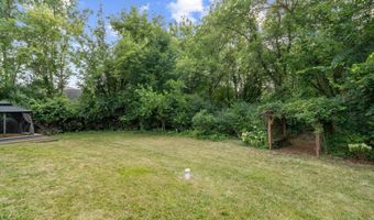 4055 Pontiac Trl, Ann Arbor, MI 48105