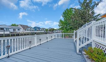 82 Spinnaker Ct, Bayville, NJ 08721
