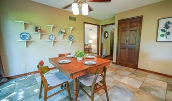 5306 Arapahoe Ln, Madison, WI 53704