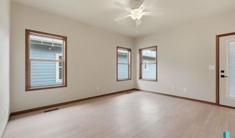 2413 E Brek St, Brandon, SD 57005