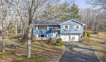 6 Advocate Pl, Danbury, CT 06810