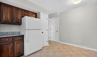 3 Fenway Dr, Albany, NY 12211