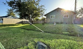 537 ART St, Brookings, OR 97415