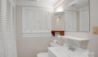 1212 Burtonwood Cir, Charlotte, NC 28212