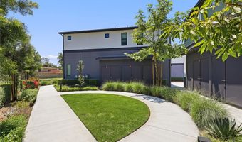 2771 W Pepper Tree Dr 11, Anaheim, CA 92801