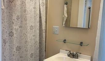 65 Maple Ave, Middletown, RI 02842