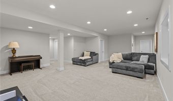 216 Hickory Ln, Adams Twp., PA 16046