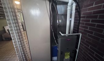 711 S Simon St, Ada, OH 45810