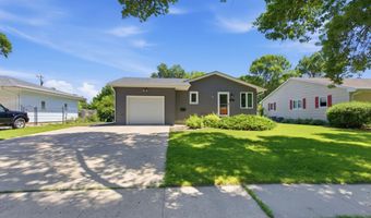 1607 S 6th St, Aberdeen, SD 57401