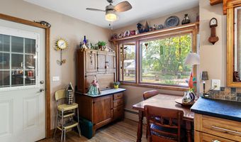 916 Hillcrest Dr, Adrian, MI 49221