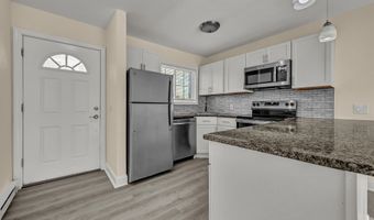 113 Park Ave 18, Danbury, CT 06810