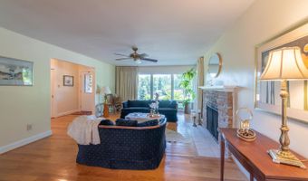 7041 CINDY Ln, Annandale, VA 22003