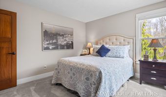 5254 Canyon River Dr NE, Ada, MI 49301