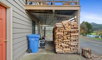 34635 PARKWAY Dr, Cloverdale, OR 97112
