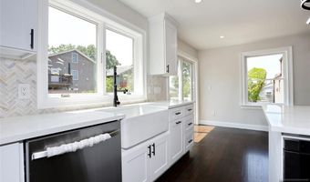 14 Byrne Pl, Bergenfield, NJ 07621