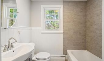11 Knapton St St, Barrington, RI 02806