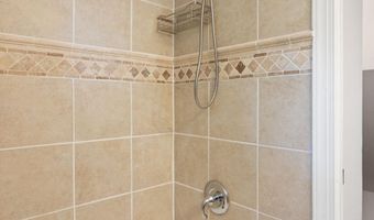 2713 ALBEMARLE Dr, Alexandria, VA 22303