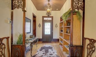405 W Avenue E, Alpine, TX 79830