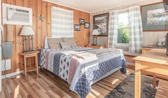 24 Bethune St, Alexandria Bay, NY 13607
